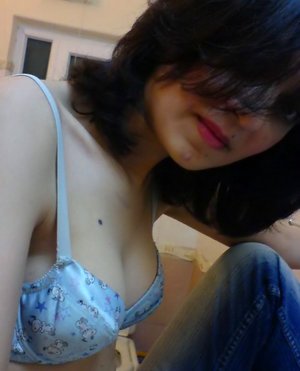 Fuck My Indian GF pleased to share with you a free photo gallery with Indian Babe in boy-girl action