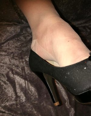 TAC Amateurs are excited to present you with a gallery showcasing Caro in play with dildo